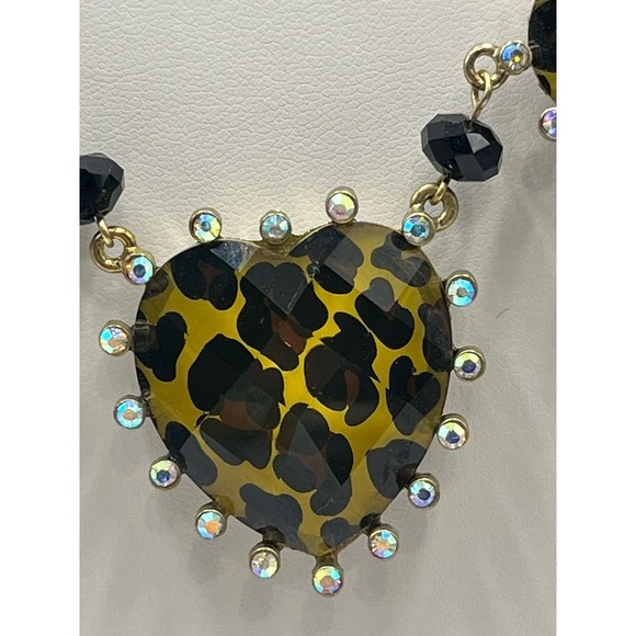 Betsey Johnson Triple Heart Animal Print AB Rhinestone Necklace new - Picture 5 of 14